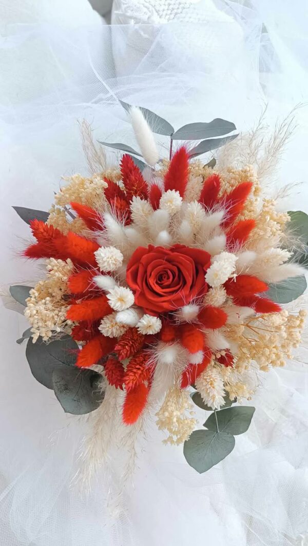 Bouquet de fleur Mariage rouge et eucalyptus