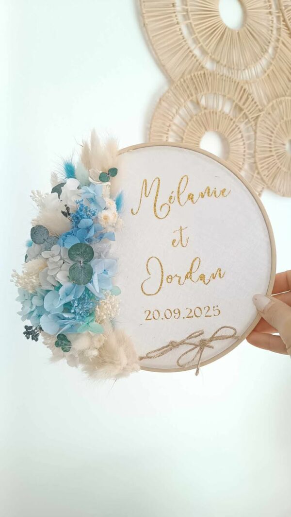 porte alliance en fleurs séchées personnalisée avec prénom mariage