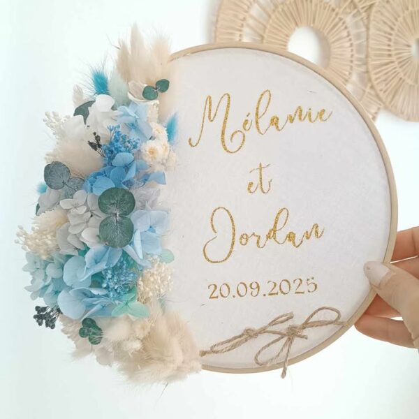 porte alliance en fleurs séchées personnalisée avec prénom mariage