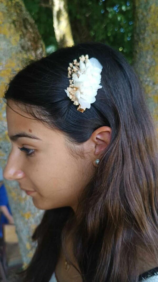 Pince cheveux en fleurs séchées blanc et beige - accessoire mariage et baptême – Image 3