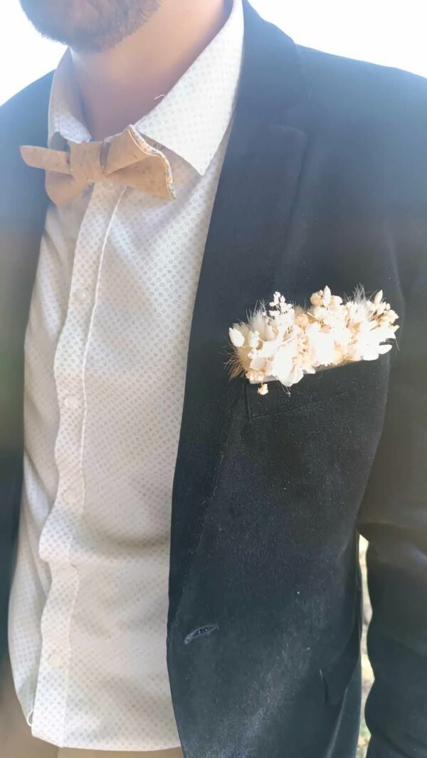 costume veste mariage avec pochette en fleurs séchées