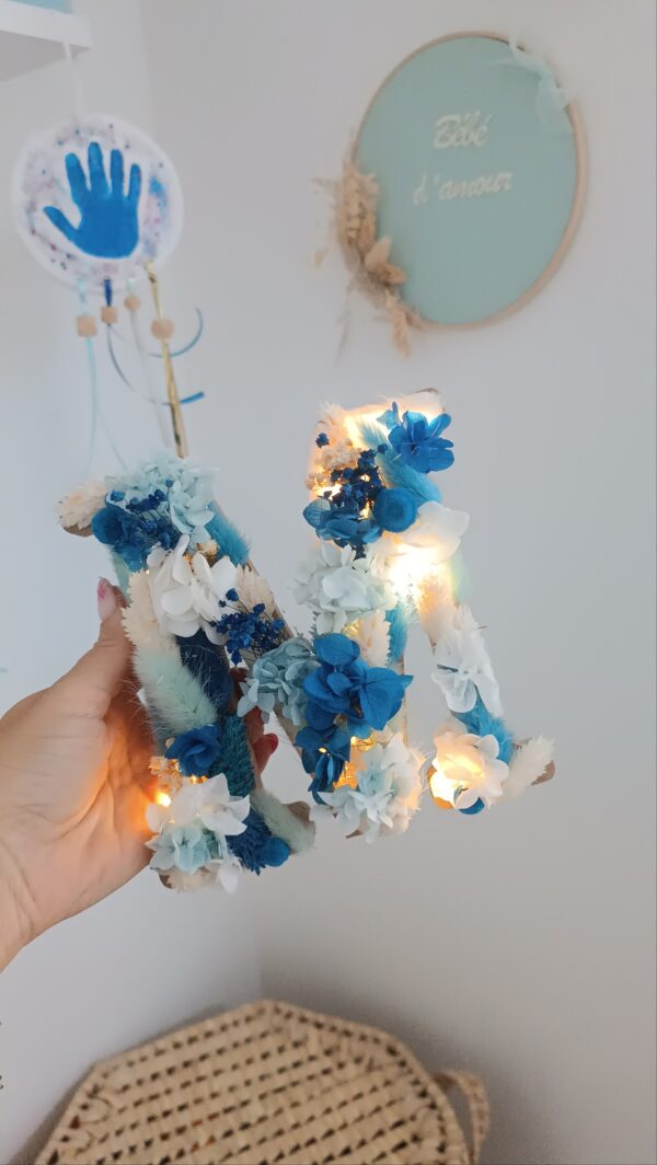lettre décorative en fleurs séchées décoration chambre enfant