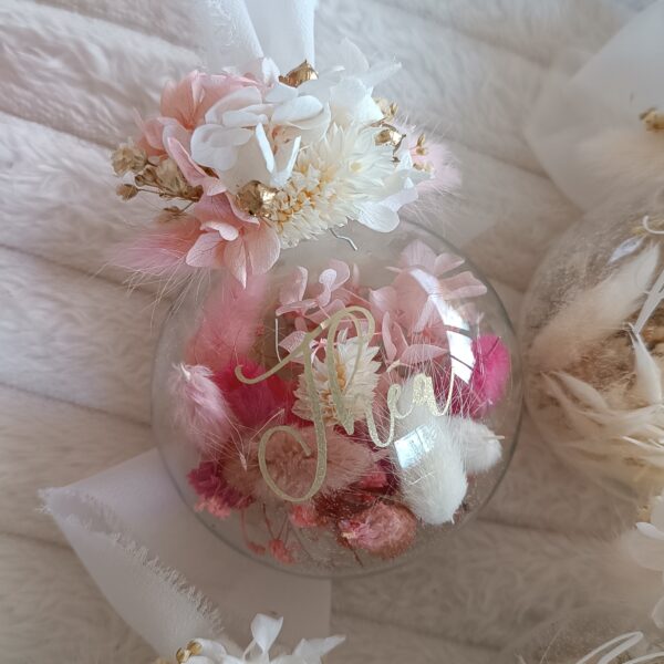 boule de noel en fleurs séchées personnalisé