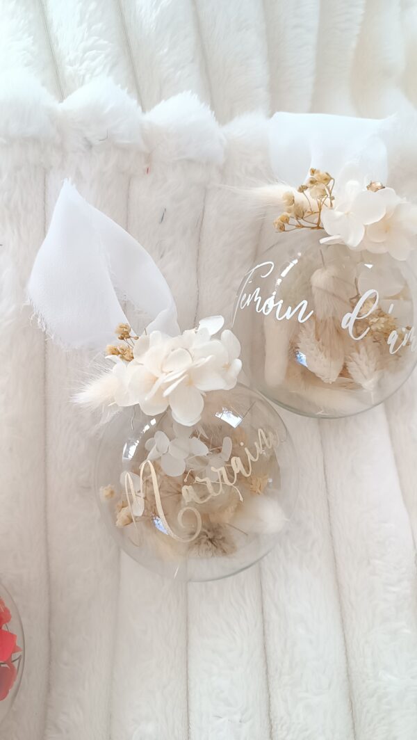 Boule de noël personnalisé en verre avec fleur séchée – Image 4