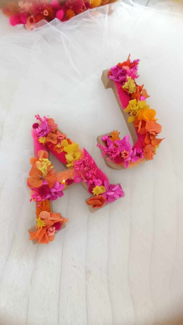 lettre fleur décoration en fleurs séchées pour mariage