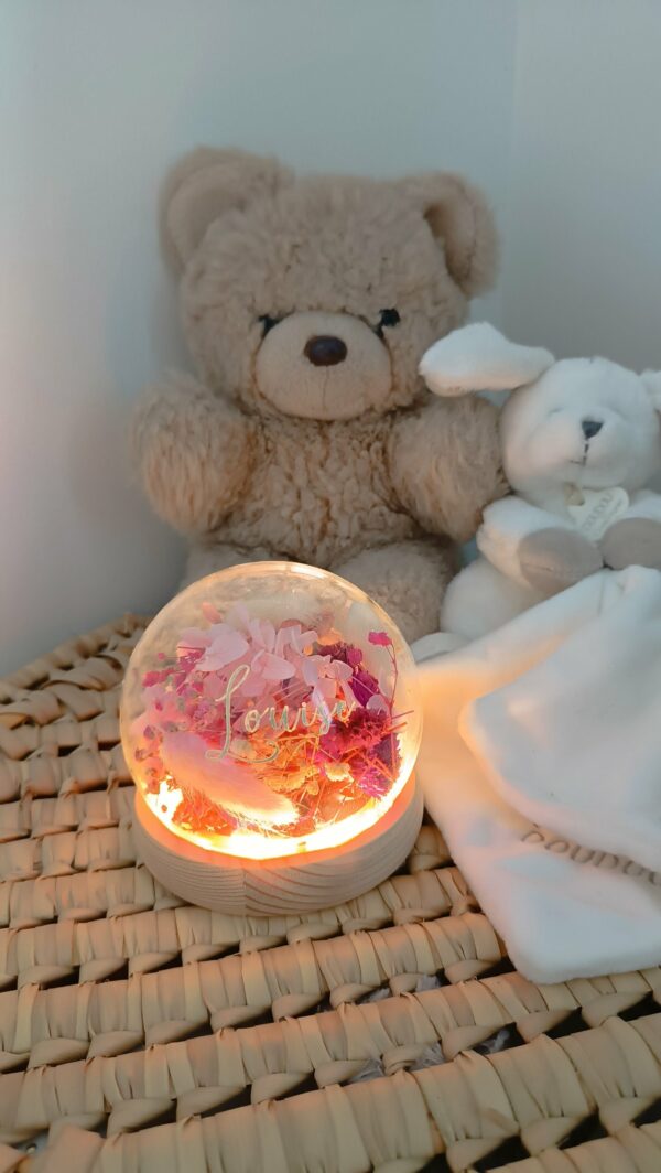 Veilleuse enfant bébé - La dormeuse lumineuse en fleurs séchées rose – Image 6
