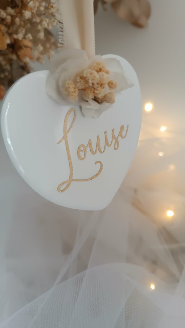 Boule de Noël en verre personnalisée avec prénom, remplie de fleurs séchées naturelles et décorée sur le dessus, idéale pour embellir le sapin et apporter une touche festive et élégante. Décoration de sapin de Noël originale, boule personnalisée en verre avec prénom gravé, contenant des fleurs séchées colorées, parfaite pour une ambiance chaleureuse et authentique. Boule de Noël artisanale en verre, personnalisable avec prénom, garnie de fleurs séchées à l’intérieur, un ornement raffiné pour sapin de Noël et décoration festive de fin d’année. Boue de noël pour mon 1er noël, joyeux noël , belles fêtes de fin d'année, cadeau à personnaliser, idée cadeau fait main à personnaliser avec prénom ou meesage. Ornement de Noël en verre transparent, boule personnalisée avec prénom et fleurs séchées, une décoration unique et naturelle pour sapin de Noël traditionnel ou moderne. Merry Christmas