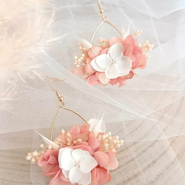 Boucles d’oreilles pendantes goutte d'eau en fleurs séchées blanc et rose