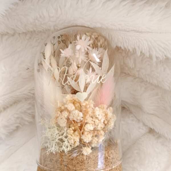 Cadeau fête des mamies en fleurs séchées - mini cloche en verre