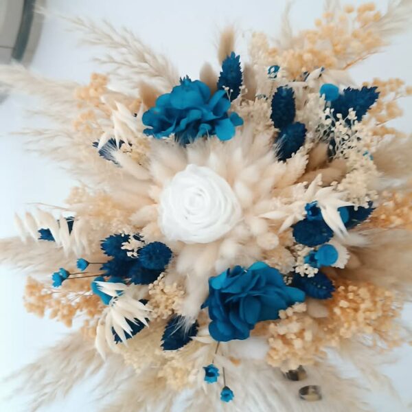 porte alliance en fleurs séchées pour mariage