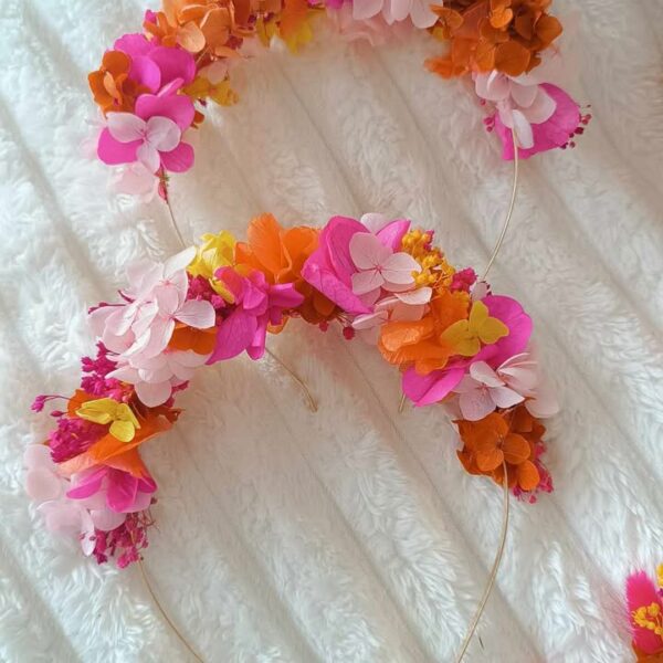 serre tête en fleurs séchées pour décoration tête cheveux. coiffure mariage et demoiselle d'honneur