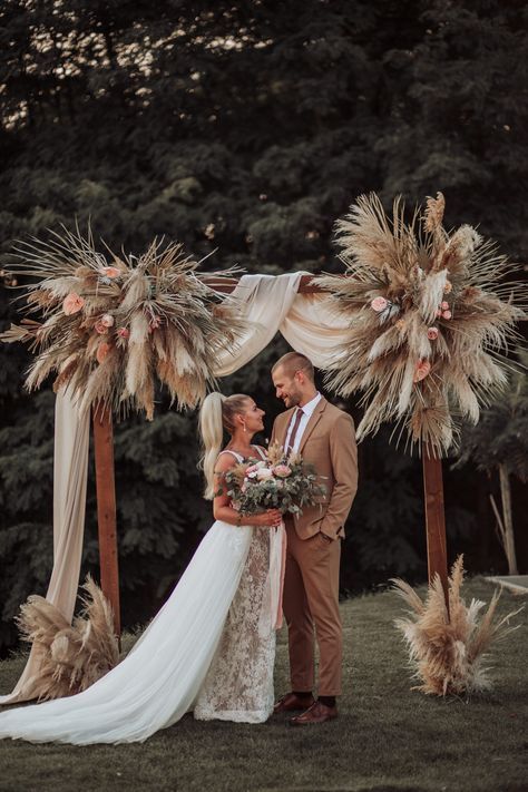 décoration arche de mariage en fleurs séchées