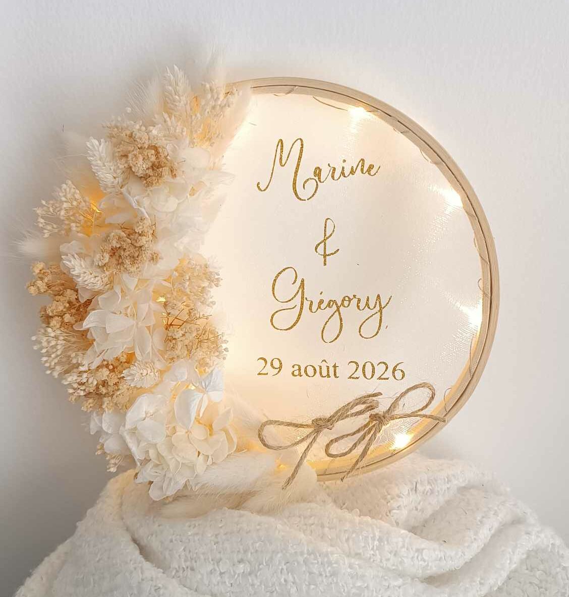 porte alliance avec petites fleurs séchées mariage bohême